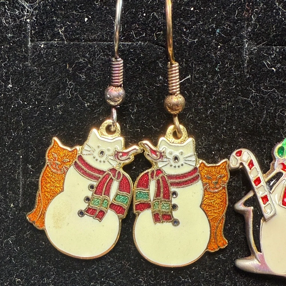Source‎ Unknown Vintage Festive Snowman Earrings - Gold and Red